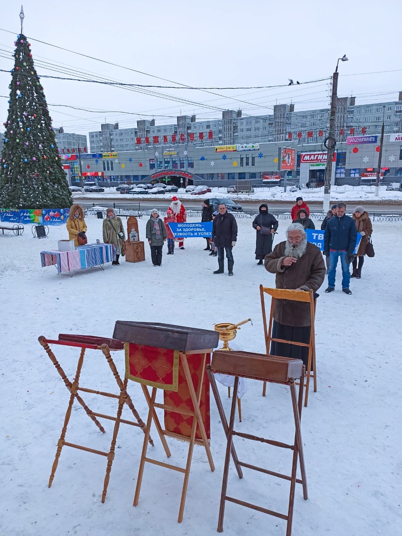 1 января тверь. Тверь новогодний городок. Новогодняя Тверь 2022. Тверь 2022 сейчас. День города Тверь 2022 года.