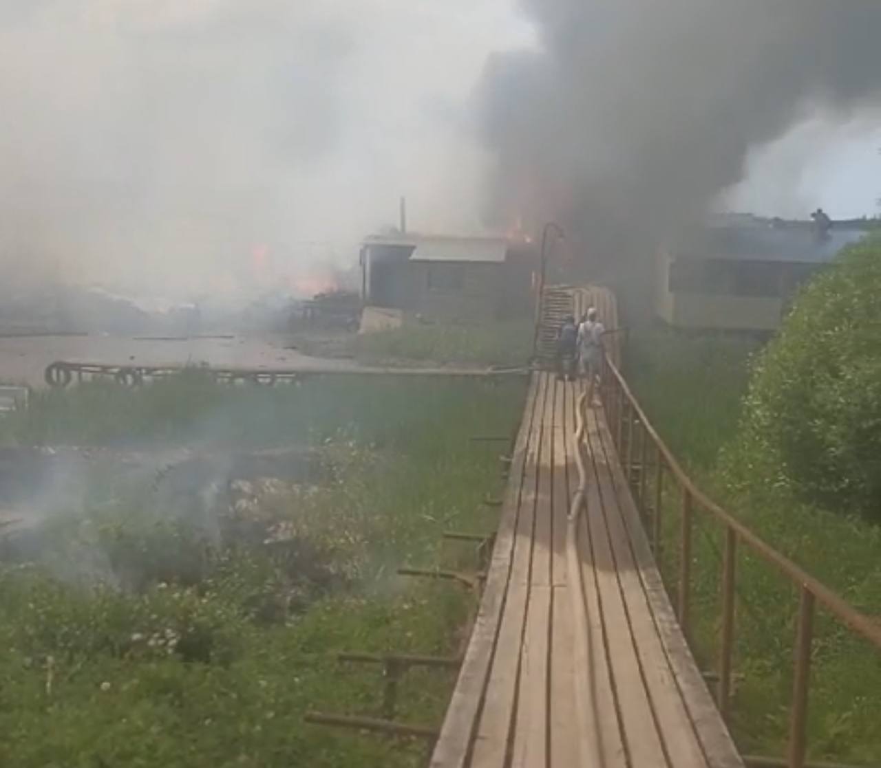 Крупный пожар в Тверской области обошелся без пострадавших | 02.06.2024 |  Тверь - БезФормата