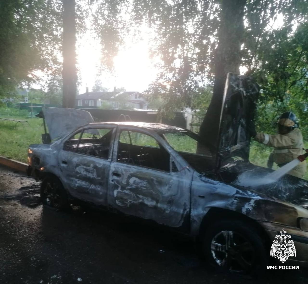 В Кашине сгорела легковушка | 05.06.2024 | Тверь - БезФормата