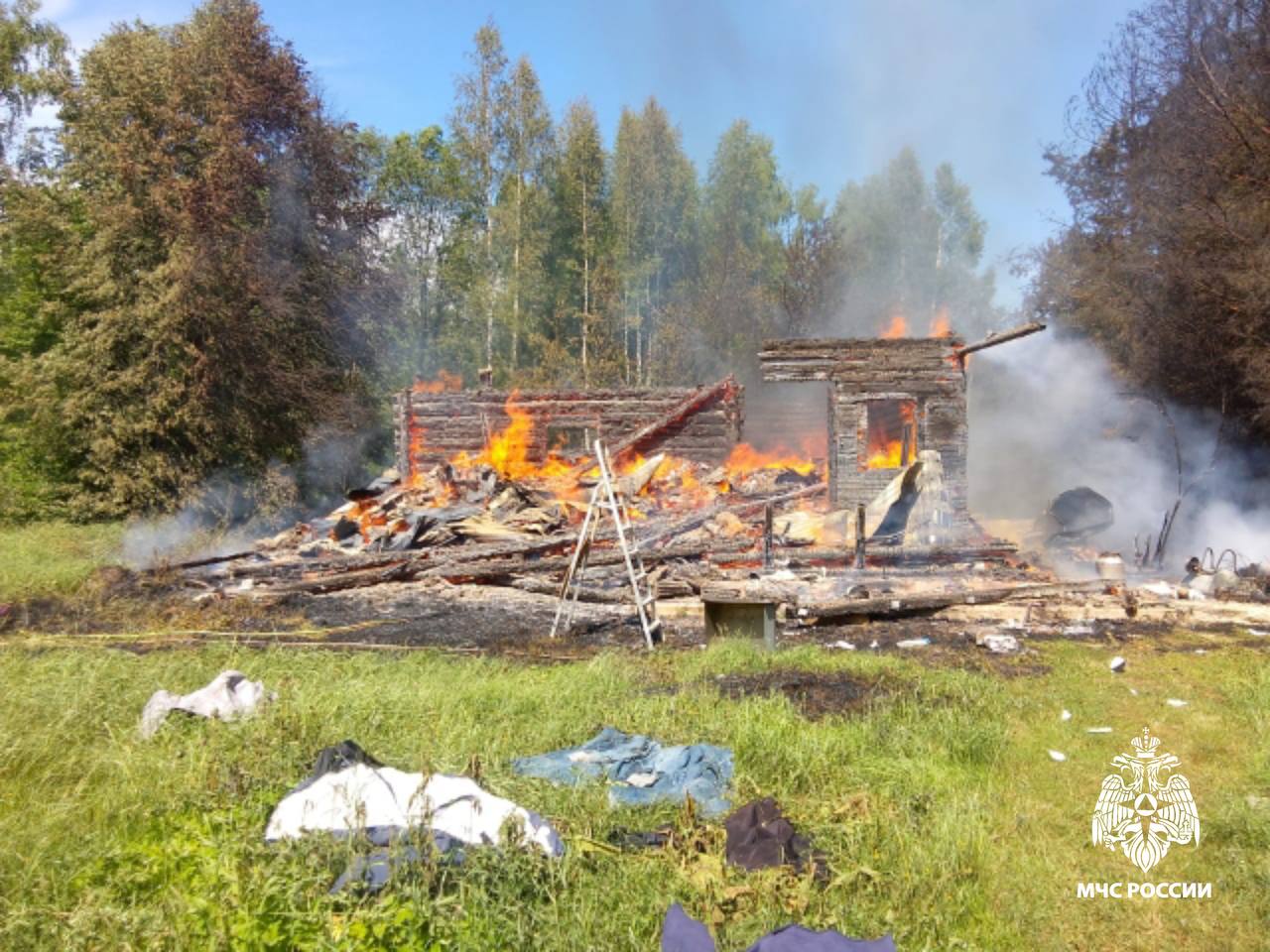 Под Старицей сгорел дачный дом | 06.06.2024 | Тверь - БезФормата