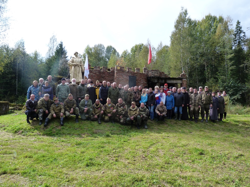 Разбитый на 24 куска памятник солдатам-освободителям перевезли в Нелидово и  восстановили 22 сентября 2019